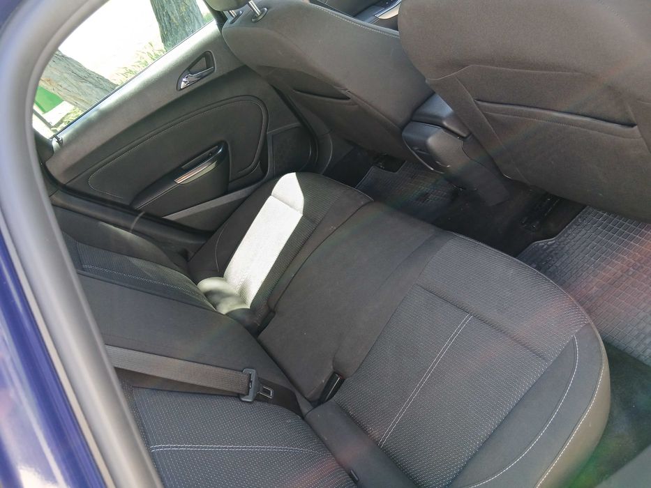 Opel Asta j 2012