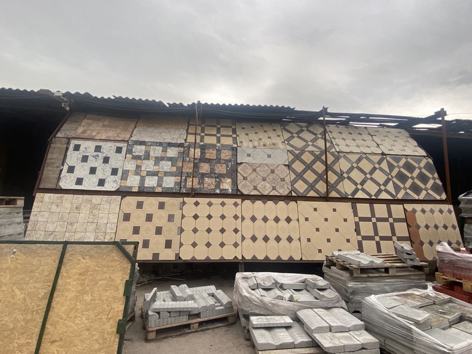 Брусчатка всех видов есть