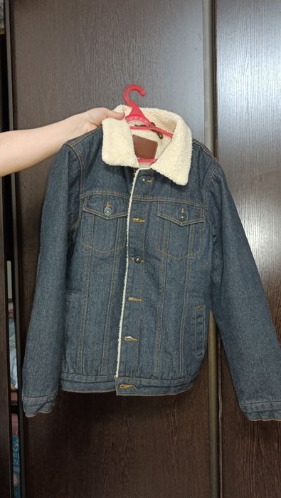 Весенняя джинсовая куртка