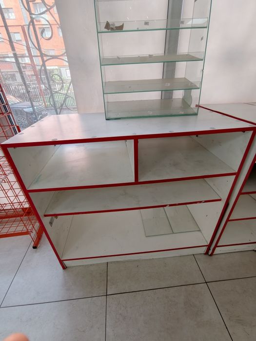 Продам полки для магазина