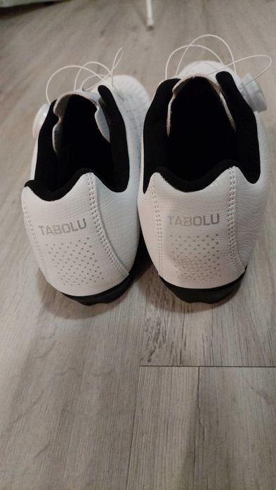 Обувки за колоездене без клипс