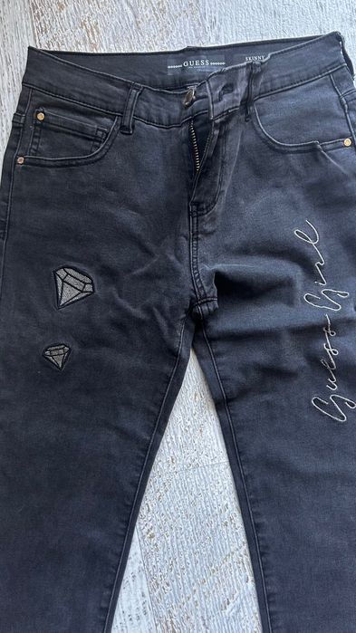 Дънки GUESS цвят графит