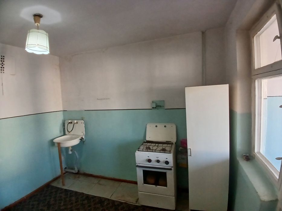 2xonali uy srochna sotiladi