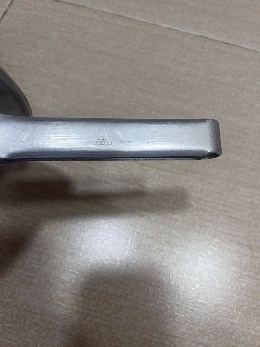 Продается эмалированный таз и алюм друшлаг