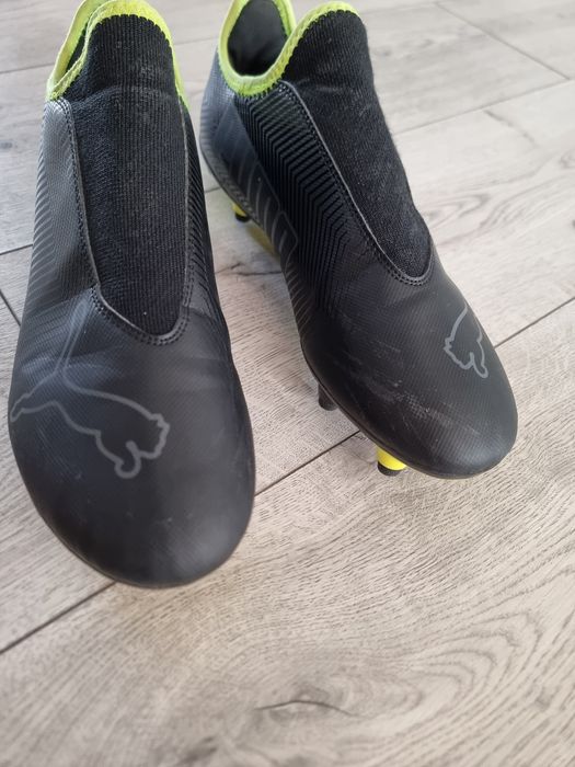 Ghete fotbal Puma Laceless FG marime 43 aproape noi
