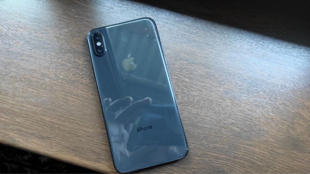 iPhone X 256GB 64%