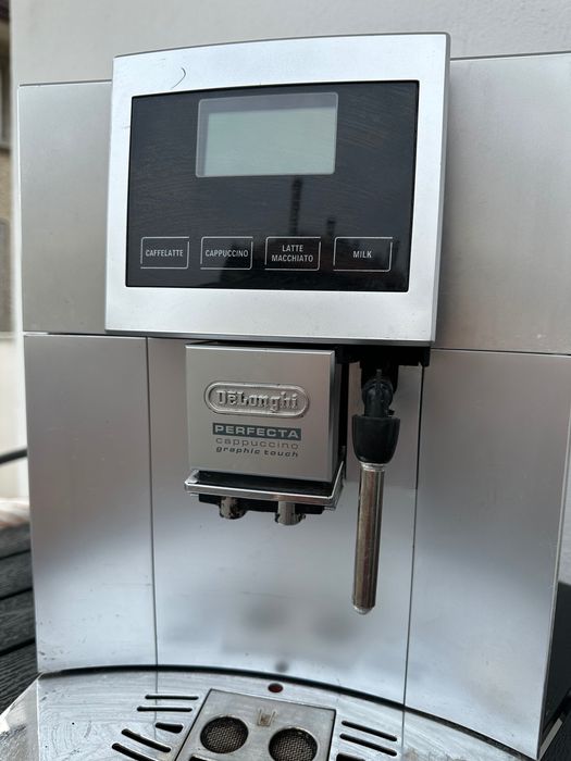 Автоматична кафемашина Delonghi Perfecta