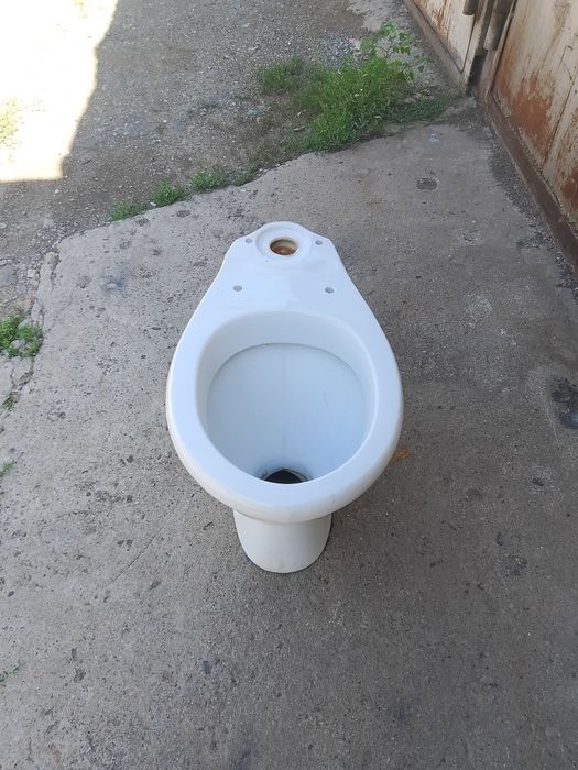Продается унитаз