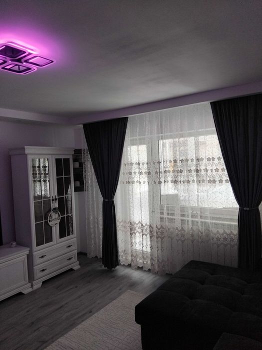 Inchiriez apartament 2 camere semidecomandat pe str Luceafarului parter