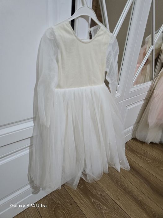 Продам нарядные платья