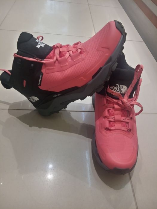 Туристически дамски обувки 37 номер