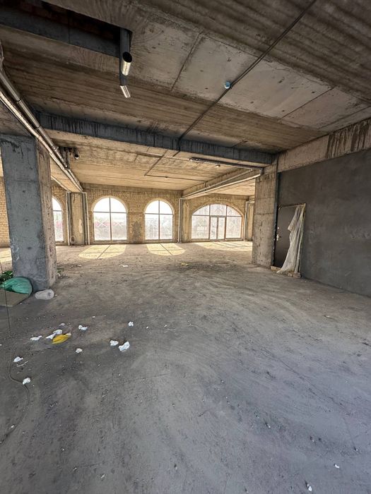 Коммерция на 1 линии в ЖК New Life — 120 м², 2 этаж, потолки 3.75 м