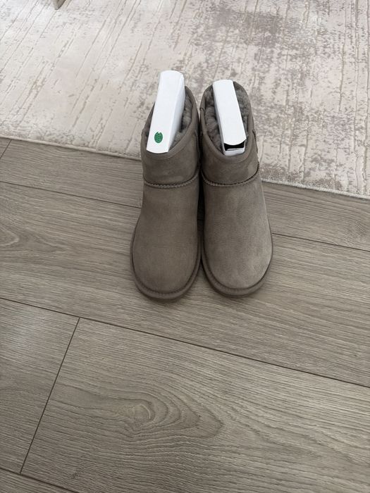 Vand Ugg mini 37