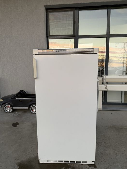 Фризер Либхер 135 см