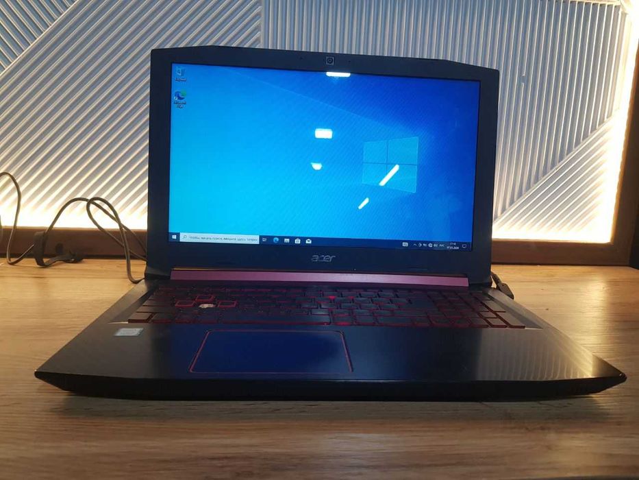Acer Nitro 5  i5 8300H GTX 1050Ti 4Gb DDR4 8Gb Nvme 128Gb HDD 500Gb