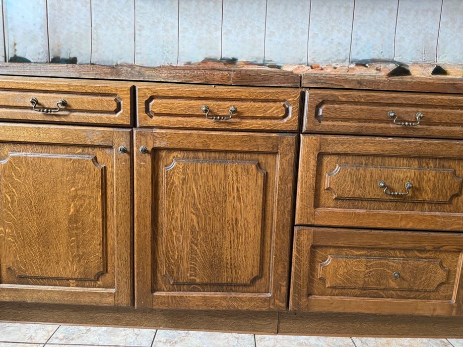 Mobila din lemn masiv