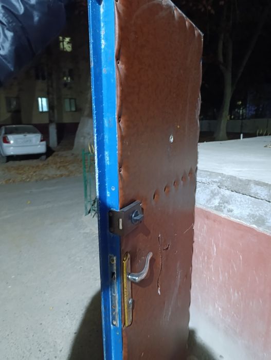 Продается входная дверь
