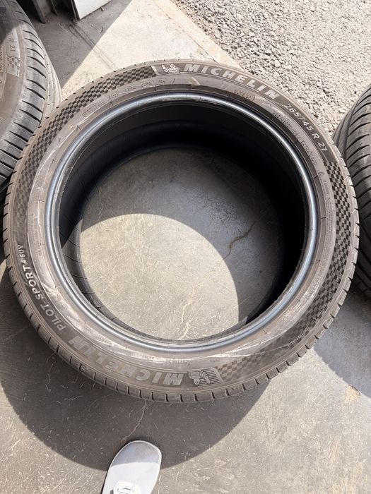 Michelin Pilot Sport SUV 265/45/R21