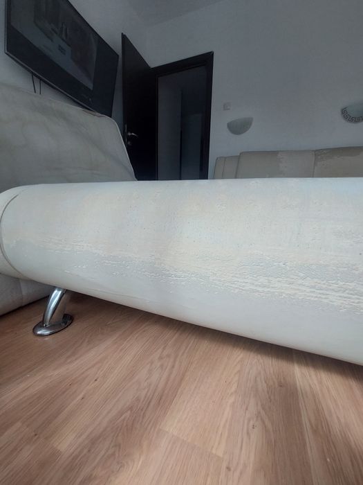 Pat Staer Divino,lungime 250 cm,latime 200 cm,cu cadru metalic și  lamele din fag masiv,tapițeria  trebuie refăcută complet.
