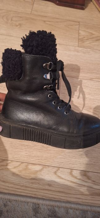 Продам обувь для девочки размер 31