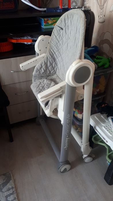 Продам детский столик Хэппи бэйби