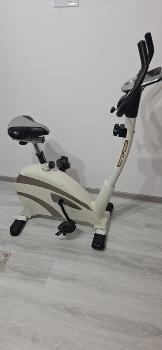Vând Bicicletă Fitness
