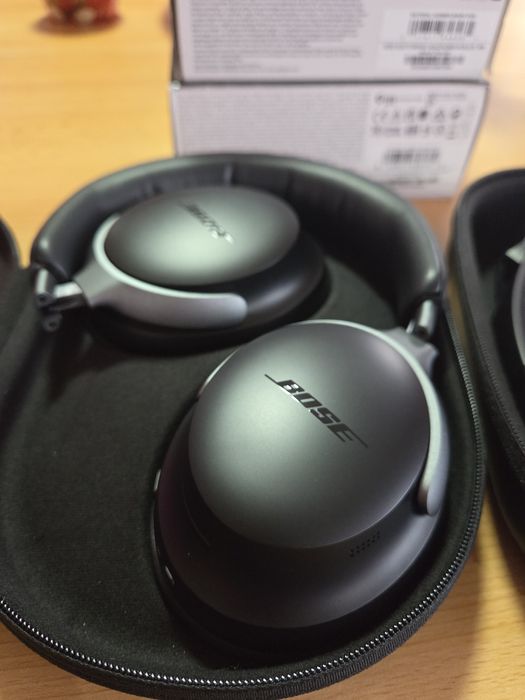 Vând Bose QuietComfort Ultra si Bose QuietComfort