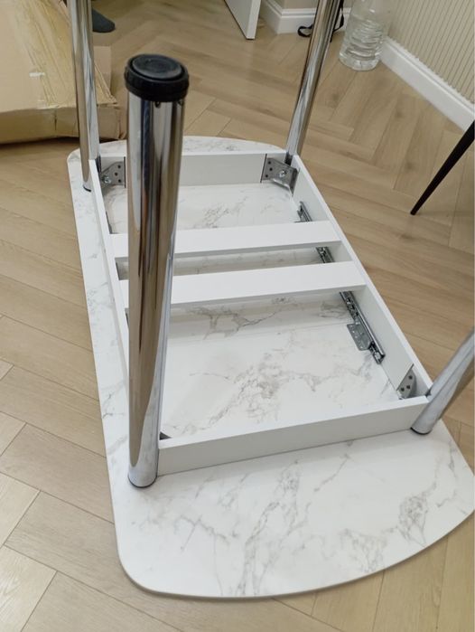 Продам новый Кухонный стол