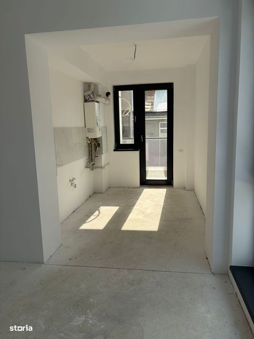 De Vanzare Apartament 4 Camere -Ideal Birouri