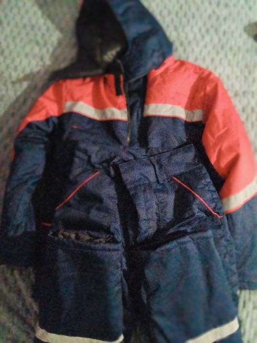 Специ одежда нового оронжевого цвета.