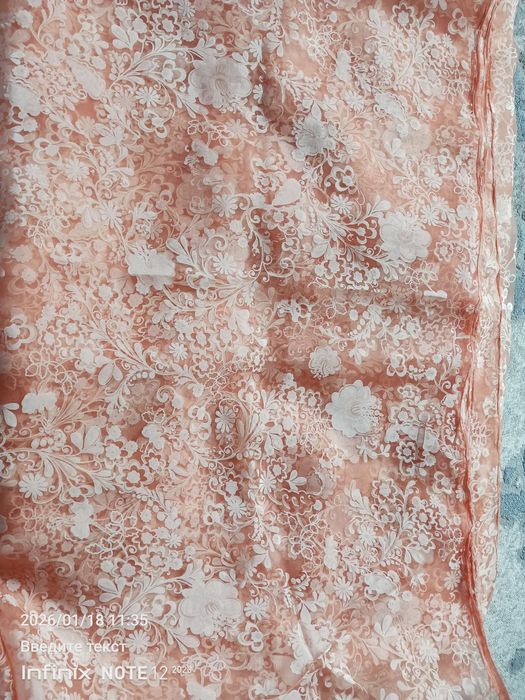 Парда сотилади. 8 м.