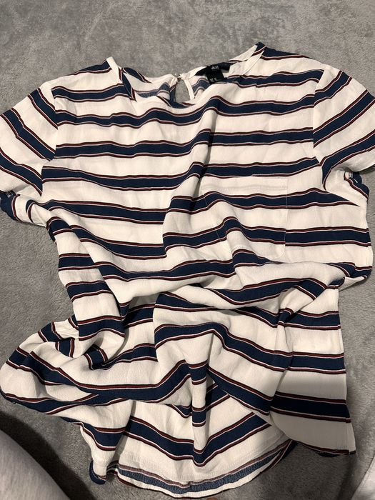 Tricou H&M.
