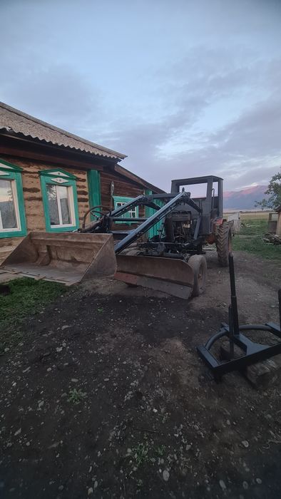 Продам трактор  т16