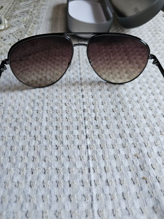 Слънчеви очила на Guess