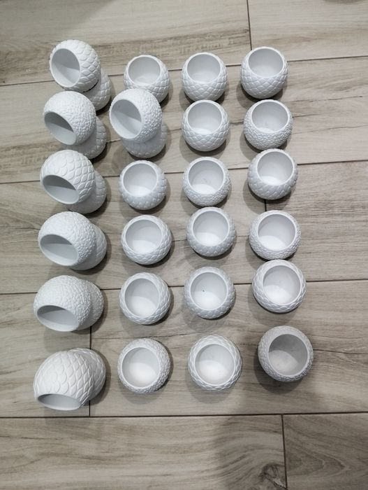 Vând vaze din ipsos