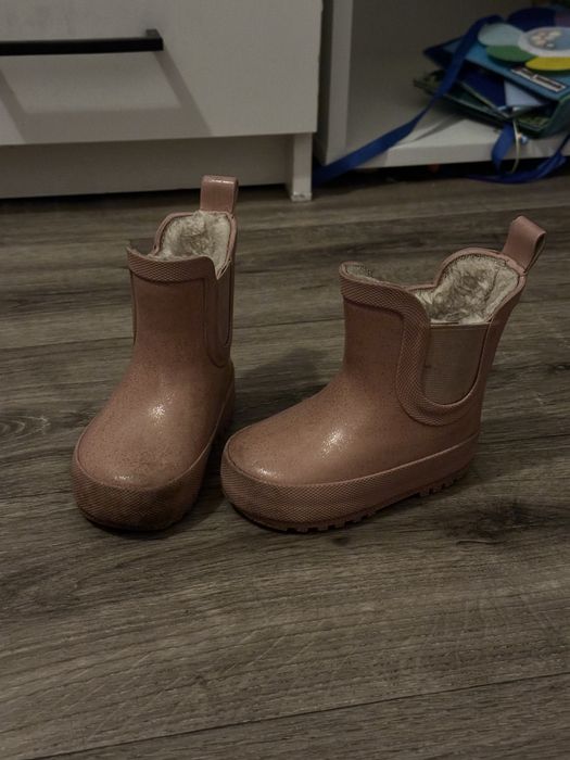 Продам детсткую обувь