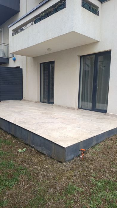 Vând apartament 3 camere cu curte propriee și 2 terase în Sântandrei