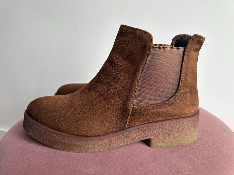 Ghete din piele întoarsă maro