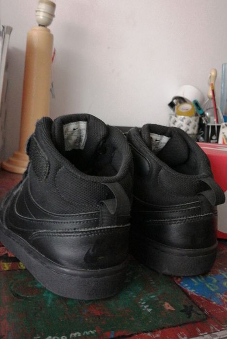 Vând Nike  Court BORUGH MID 2 UNISEX