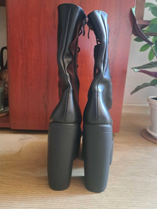 Дамски високи боти