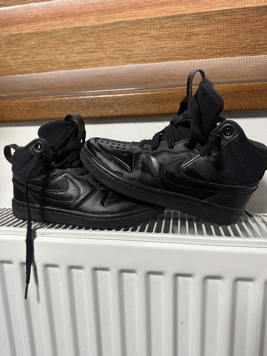 Adidasi Nike marimea 32