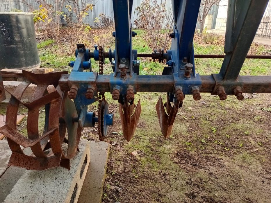 Продам чеснокосажалку