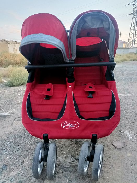 Коляска для двойни