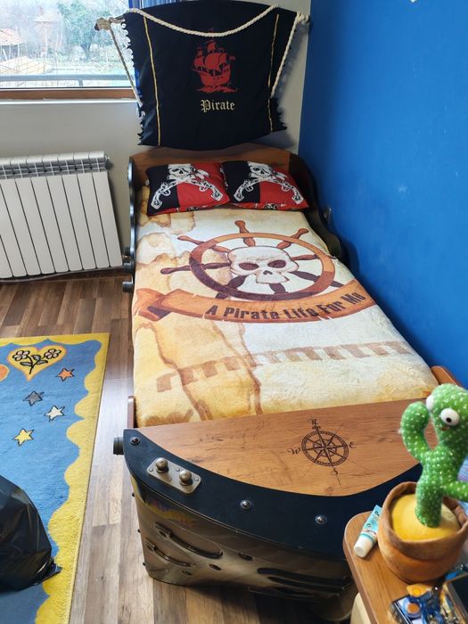 Детско легло пиратски кораб