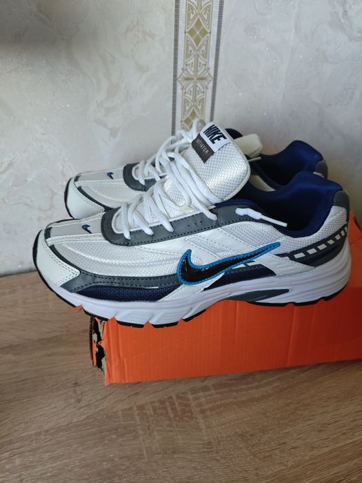 Кроссовки NIKE. ,новые
