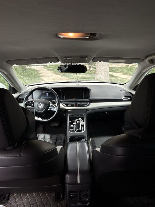 DongFeng Aeolus E70