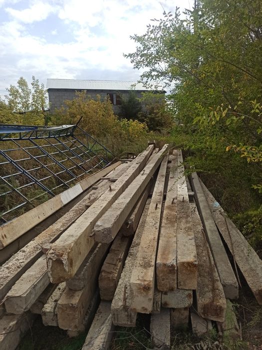 Столбы бетонные опоры б/у