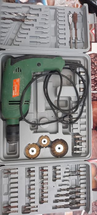 Vând  mașini de găurit