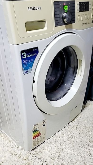SAMSUNG  7 Kg  корейская без дефектов идеально рабочая не ремантирвали
