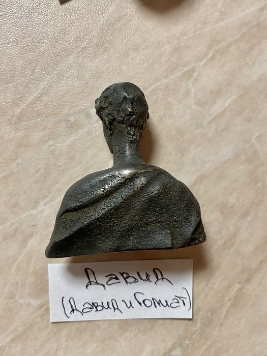 Реплики на бронзови бюстове